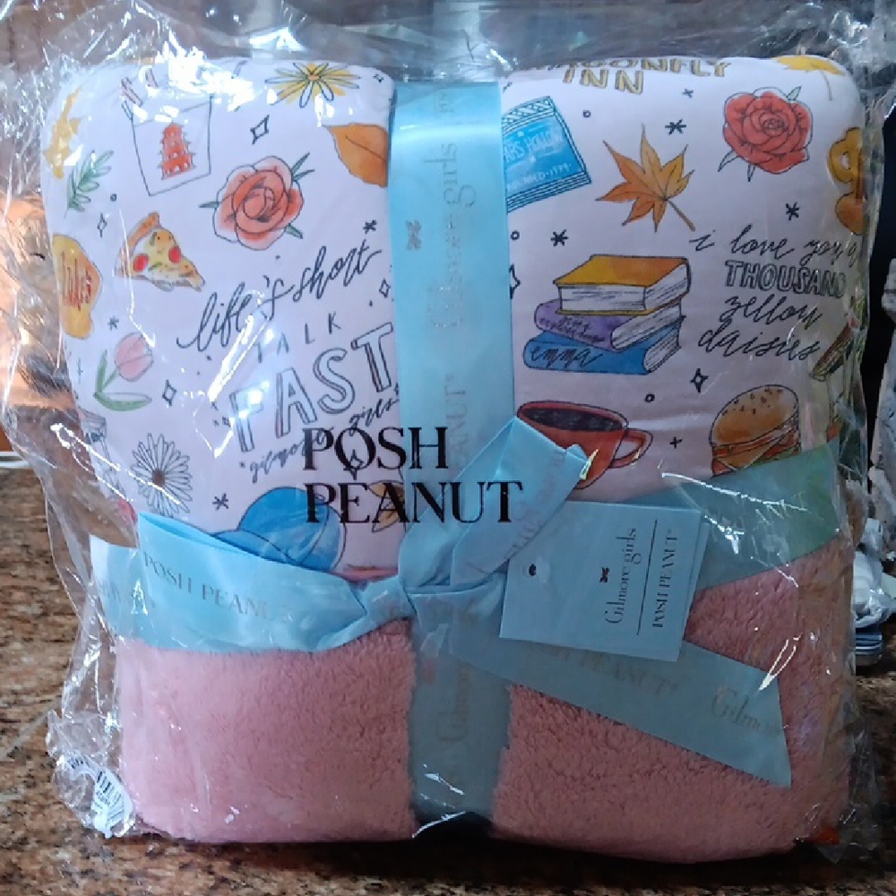 Posh Peanut Gilmore Girls Luxe Plush Patoo Blanket